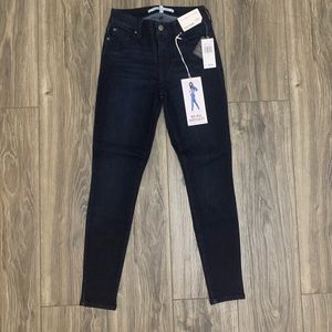 NWT Celebrity Pink Mid Rise Skinny Jeans size 1/25